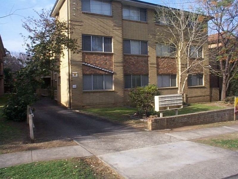 17 Caroline Street, Westmead NSW 2145