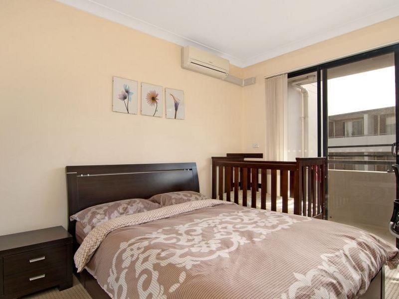 8-10 LYDBROOK STREET, Westmead NSW 2145