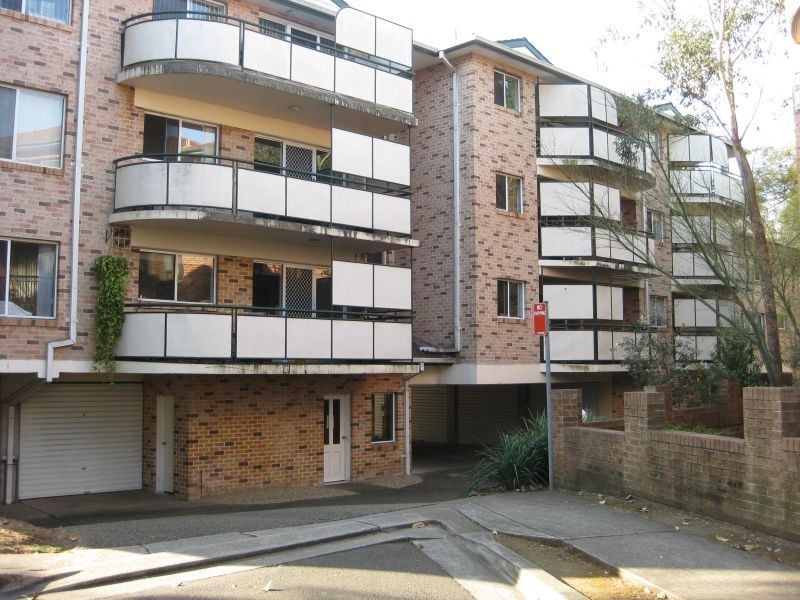 18 Thomas May Place, Westmead NSW 2145