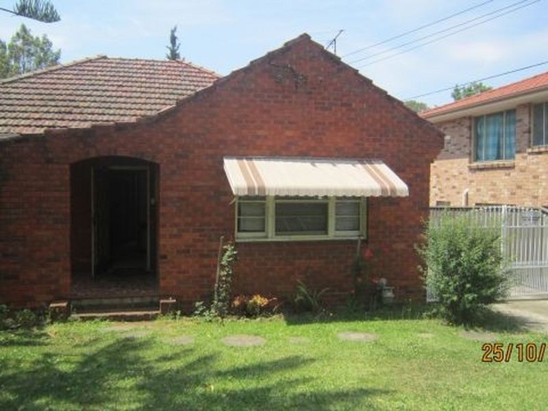 11 Howe Street, Westmead NSW 2145