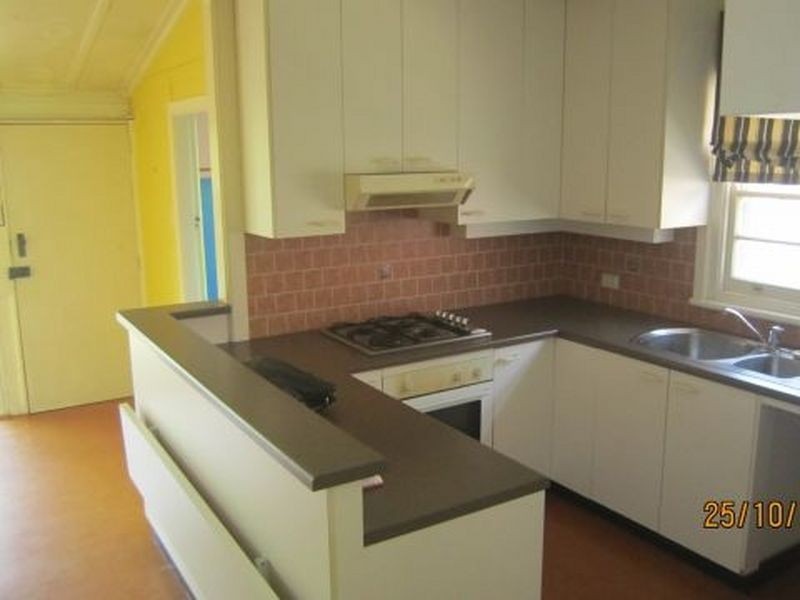 11 Howe Street, Westmead NSW 2145