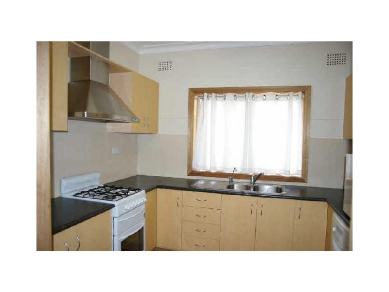 8 GOWRIE CRESCENT, Westmead NSW 2145