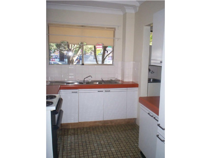 4 TOOHEY AVENUE, Westmead NSW 2145