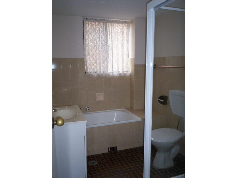 18-20 QUEENS ROAD, Westmead NSW 2145