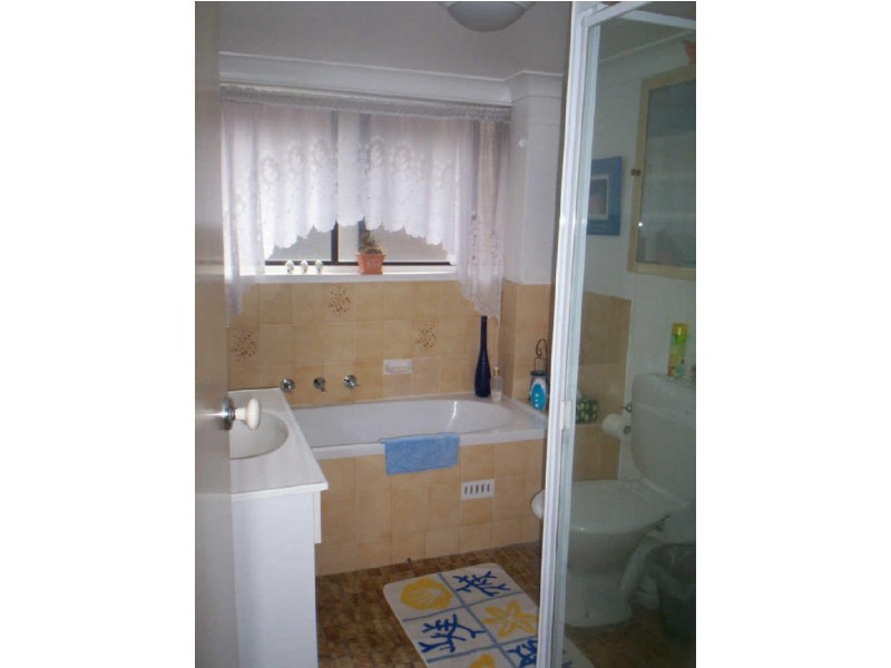 211 HAWKESBURY ROAD, Westmead NSW 2145