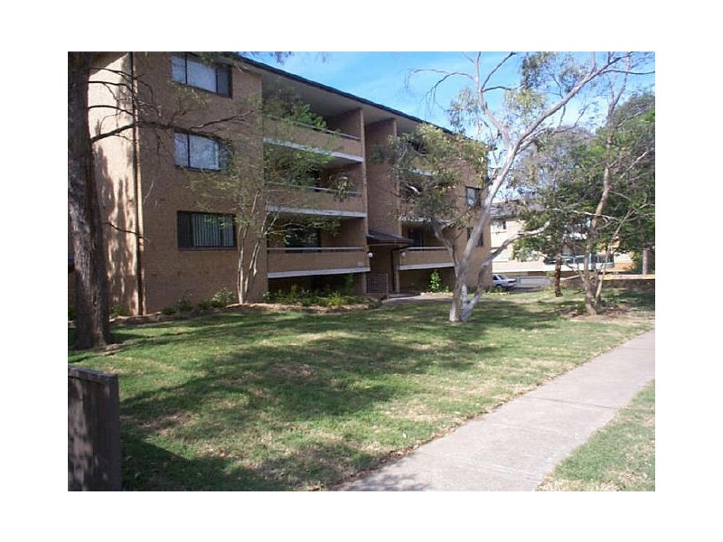 15 Helen Street, Westmead NSW 2145