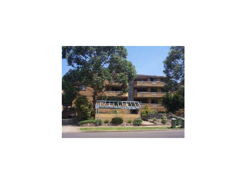 5 QUEENS RD, Westmead NSW 2145