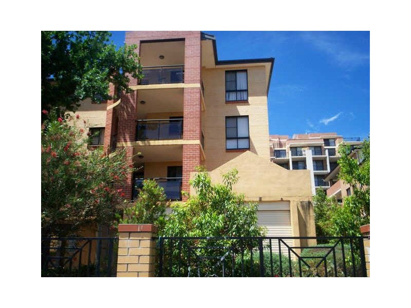 8/23A Good Street, Westmead NSW 2145