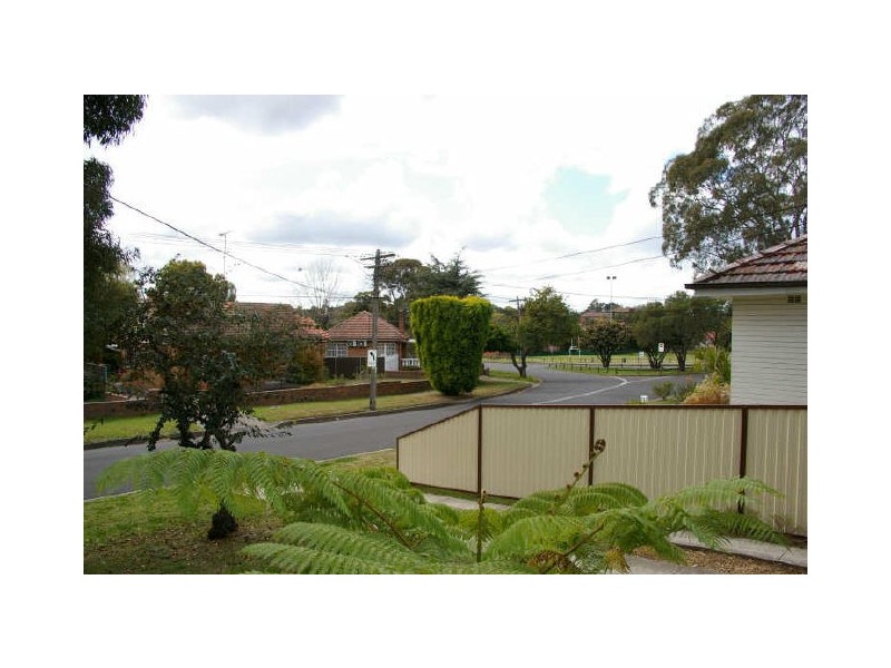 8 Gowrie Crescent, Westmead NSW 2145