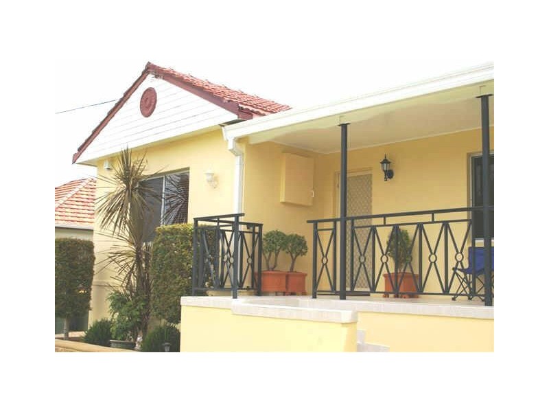 10 Robilliard Street, Mays Hill NSW 2145