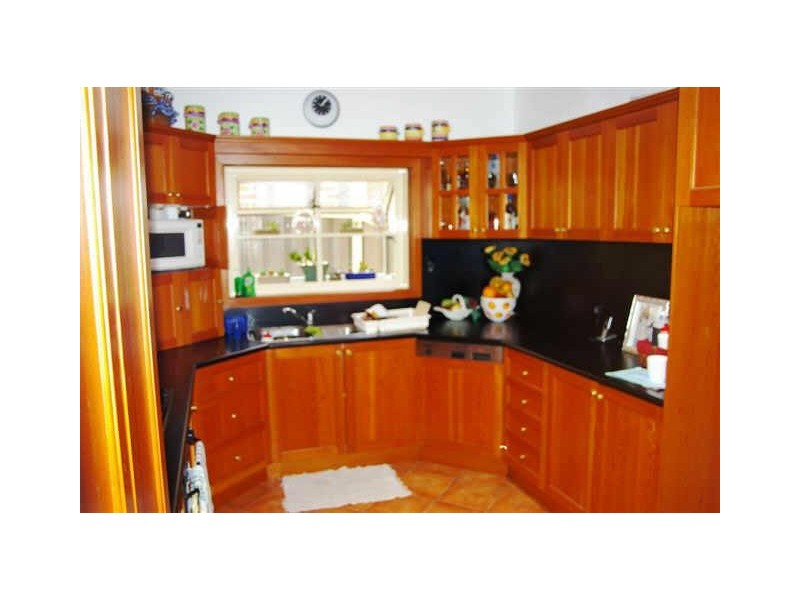 10 Robilliard Street, Mays Hill NSW 2145