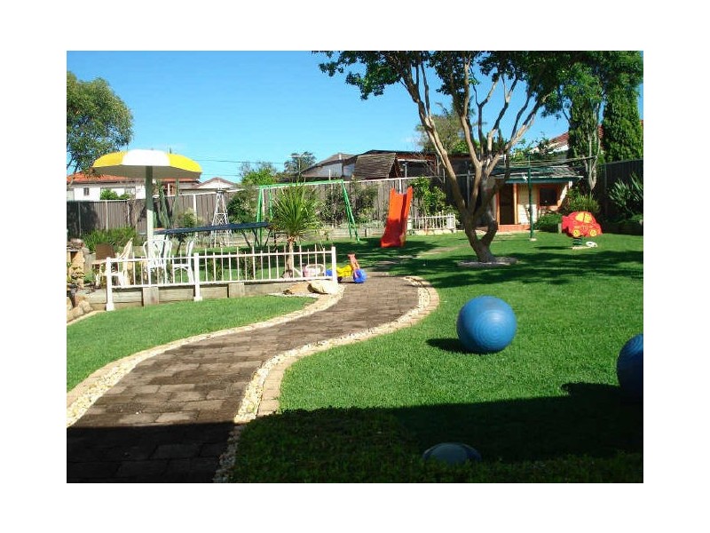 10 Robilliard Street, Mays Hill NSW 2145