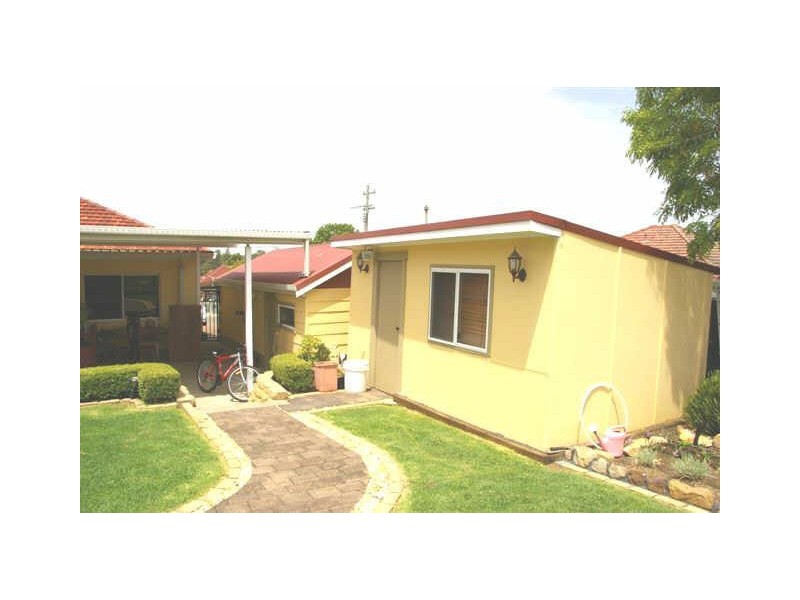 10 Robilliard Street, Mays Hill NSW 2145