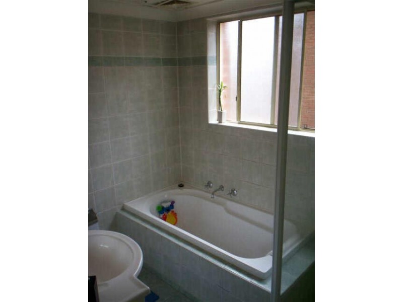 1/10 Caroline Street, Westmead NSW 2145