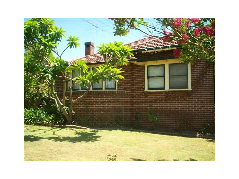 12 Anderson Street, Westmead NSW 2145