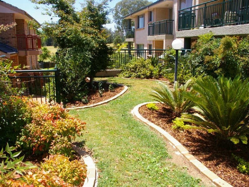 17/31-33 Moss Place, Westmead NSW 2145