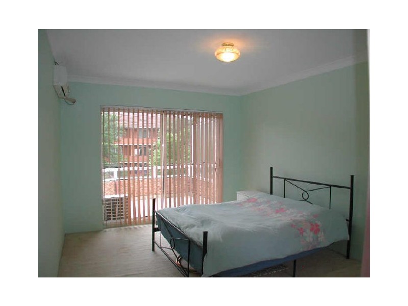 12/2-4 Moss Place, Westmead NSW 2145