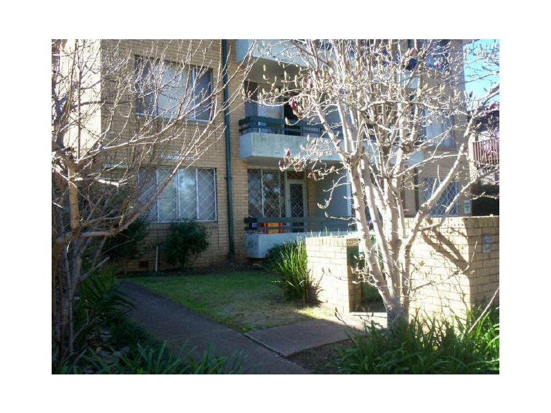 3 QUEENS ROAD, Westmead NSW 2145