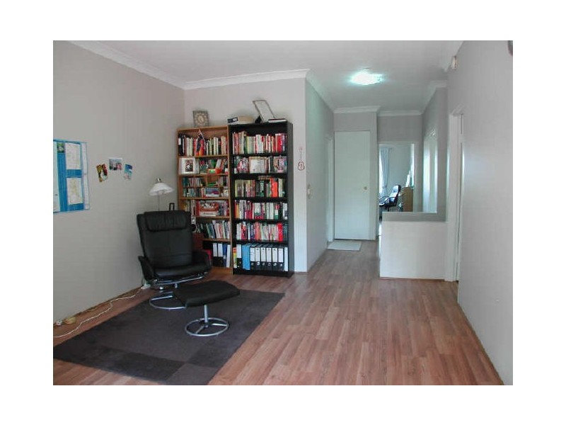 112/40 Strathalbyn Dr, Oatlands NSW 2117