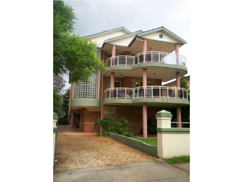 10 CAROLINE STREET, Westmead NSW 2145