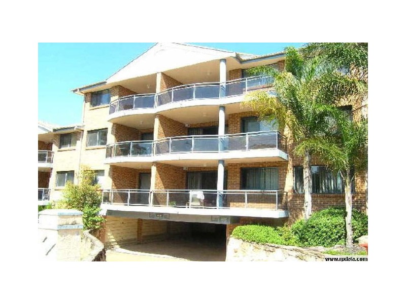 2/2-6 Priddle Street, Westmead NSW 2145