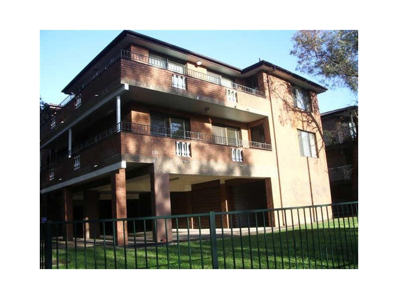 2/191 Hawkesbury Road, Westmead NSW 2145