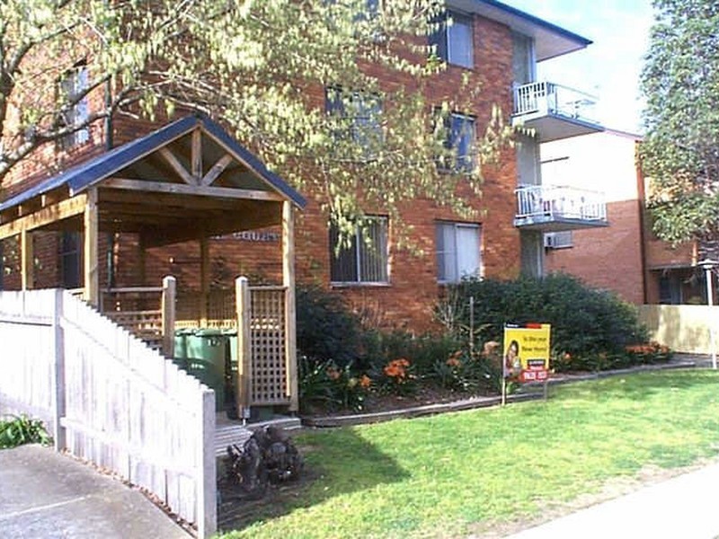 8/11 Queens Road, Westmead NSW 2145