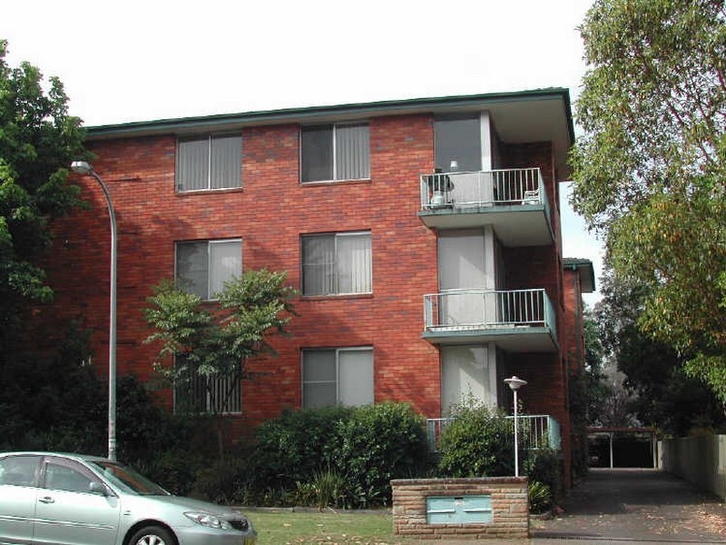 8/11 Queens Road, Westmead NSW 2145