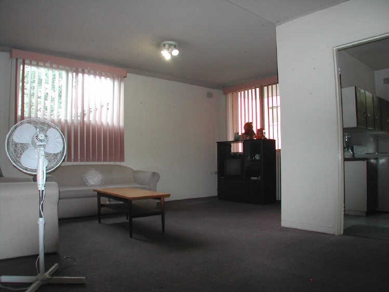 8/11 Queens Road, Westmead NSW 2145