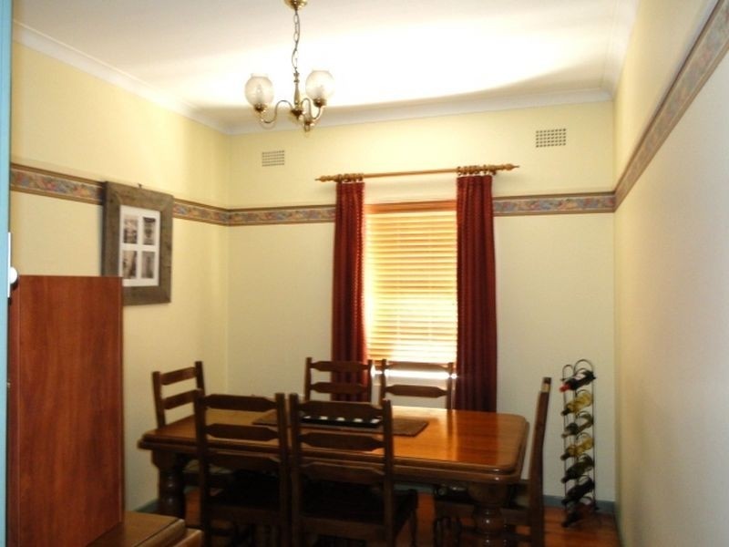 2 Curtin Place, Westmead NSW 2145