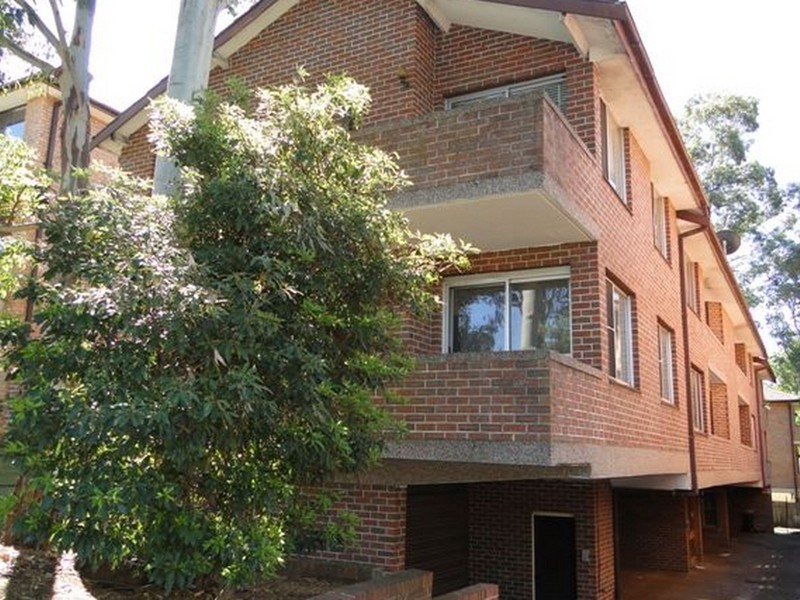 2/5 Railway Parade, Westmead NSW 2145