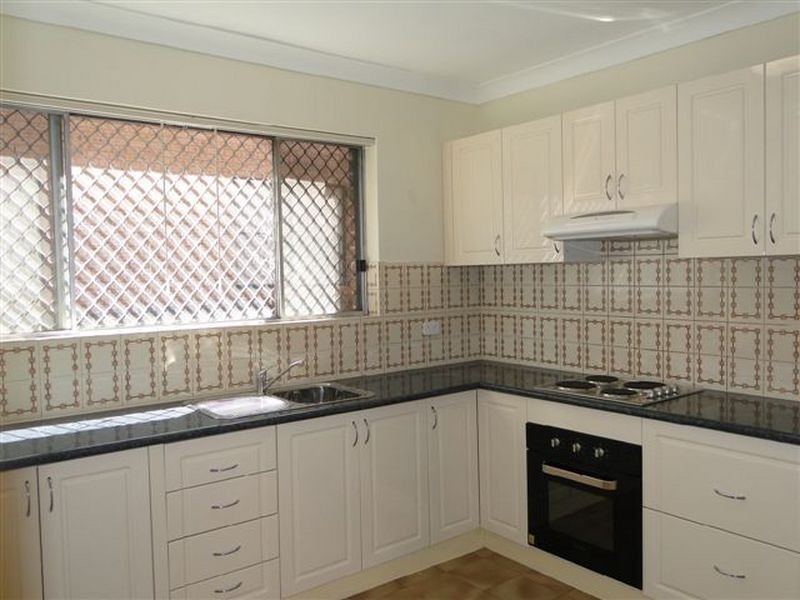 2/5 Railway Parade, Westmead NSW 2145