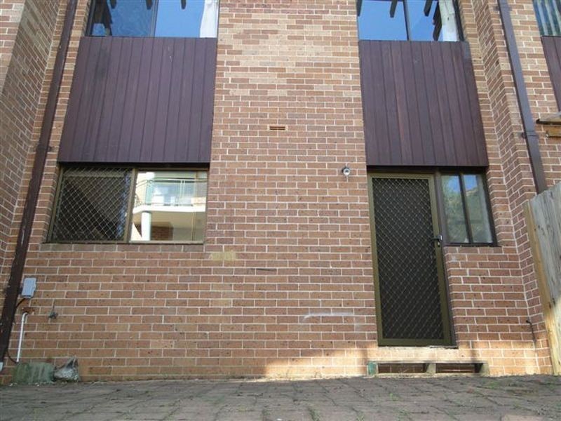6/2-6 Hainsworth Street, Westmead NSW 2145