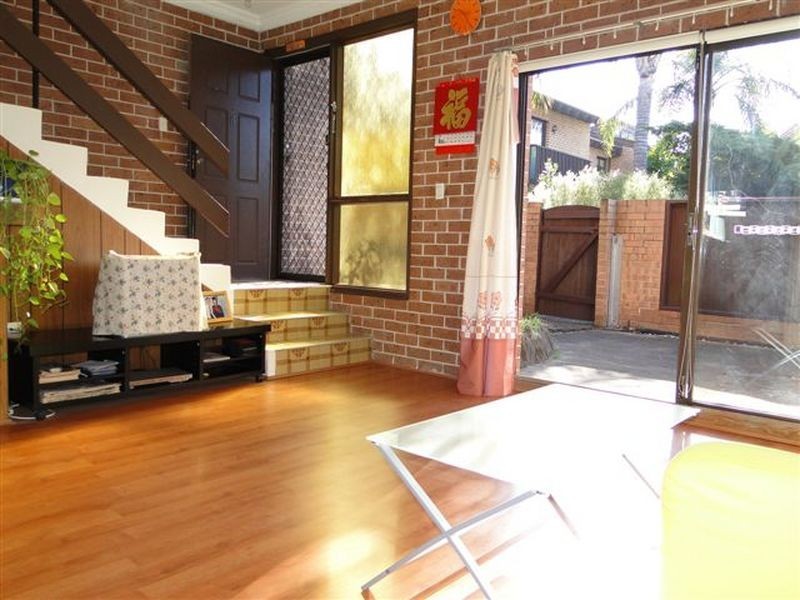 6/2-6 Hainsworth Street, Westmead NSW 2145