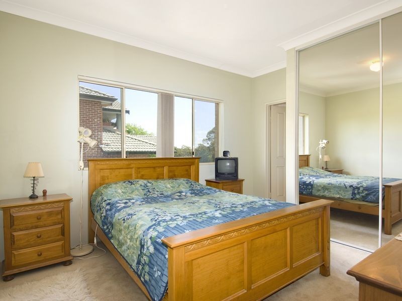 10/25-27 Parkside Lane, Westmead NSW 2145