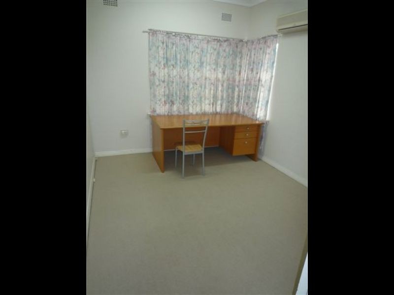 72 Hawkesbury Road, Westmead NSW 2145