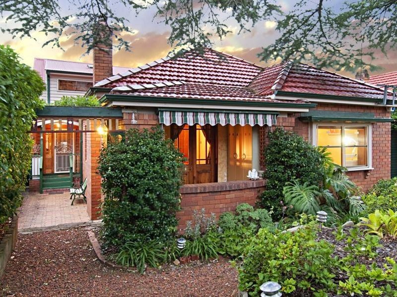 11 Anderson Street, Westmead NSW 2145