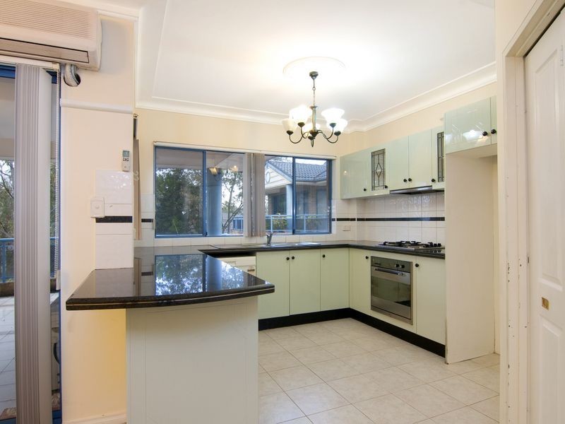 16/27 Helen Street, Westmead NSW 2145