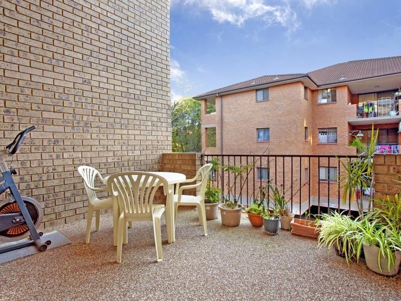 18/10-12 Alfred Street, Westmead NSW 2145