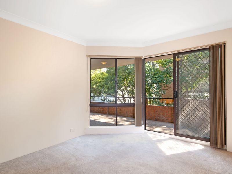 2/211 Hawkesbury Road, Westmead NSW 2145
