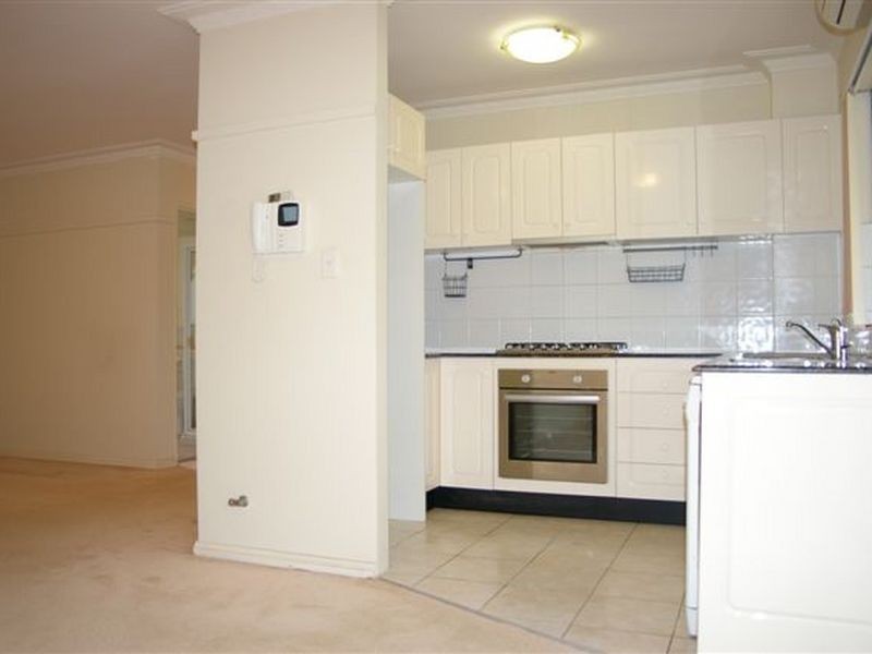 2/34-38 Hassall Street, Westmead NSW 2145