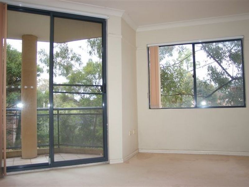 2/34-38 Hassall Street, Westmead NSW 2145