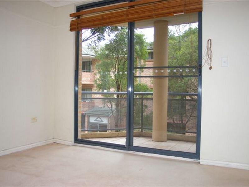 2/34-38 Hassall Street, Westmead NSW 2145