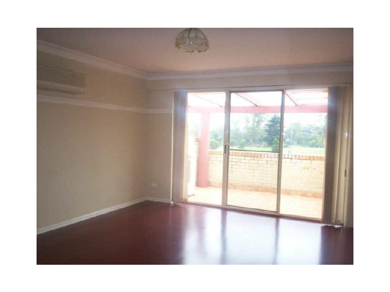 25 PARKSIDE LANE, Westmead NSW 2145