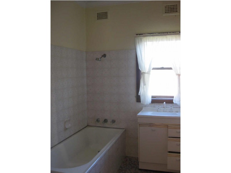 36 GILBA ROAD, Pendle Hill NSW 2145