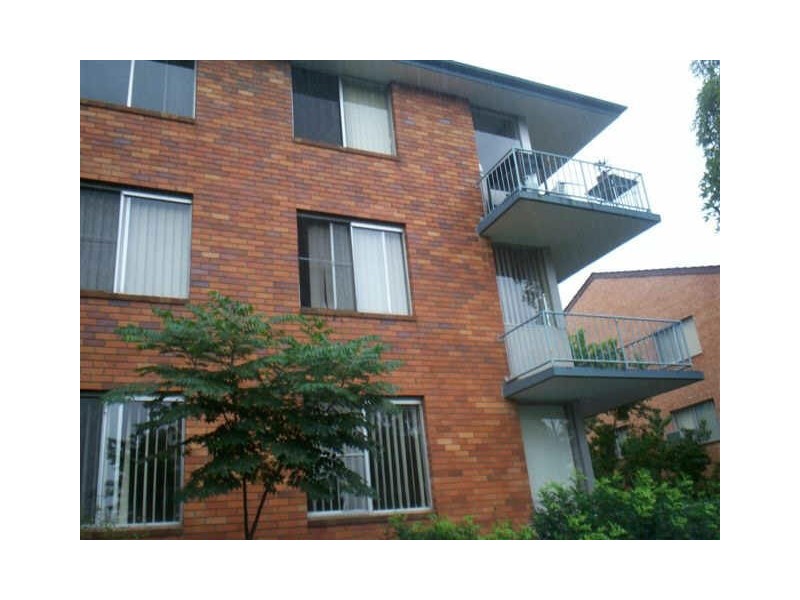 11 QUEENS ROAD, Westmead NSW 2145