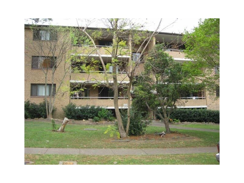 15 HELEN STREET, Westmead NSW 2145