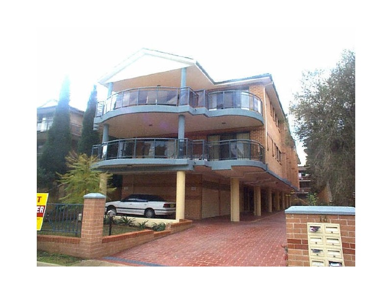 33 ALLAMBIE AVENUE, Northmead NSW 2152