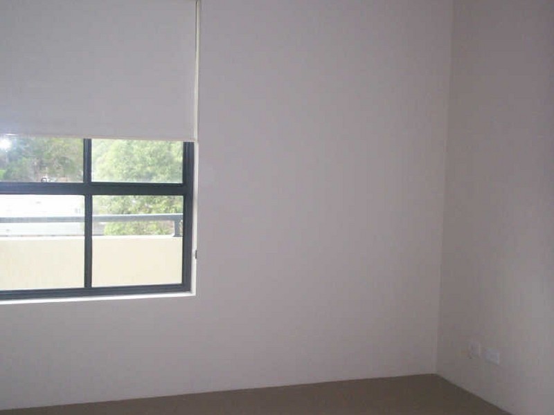 32-34 MONS ROAD, Westmead NSW 2145