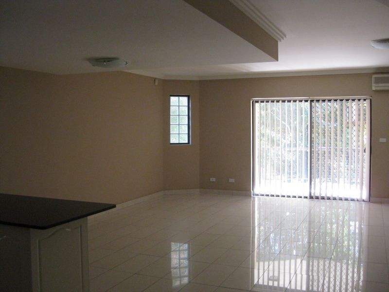 5 QUEENS ROAD, Westmead NSW 2145